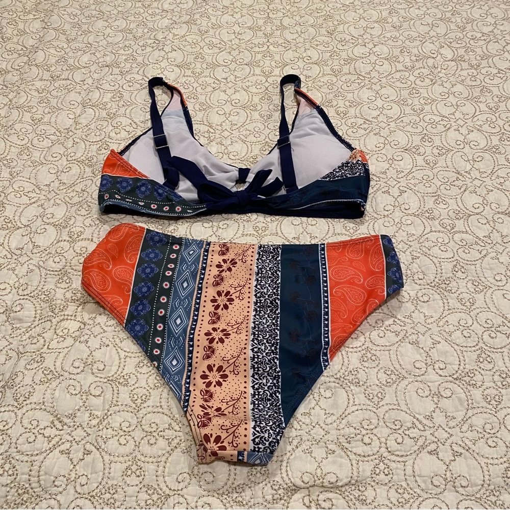 Women’s Multicolor Patterned Two Piece Bikini Siz… - image 7